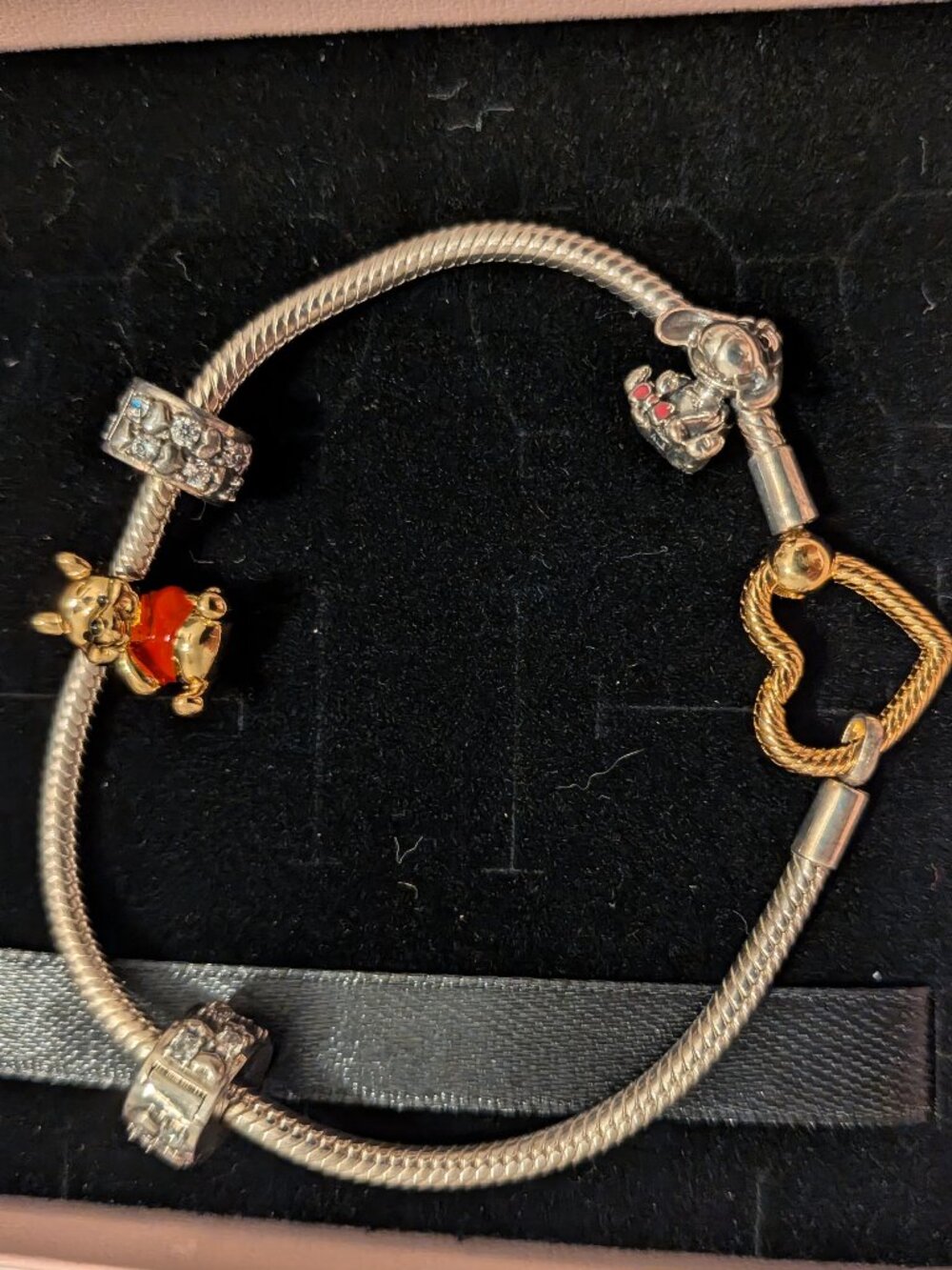 Pandora Moments Heart Closure Snake Chain Bracelet with Pooh and eeyore